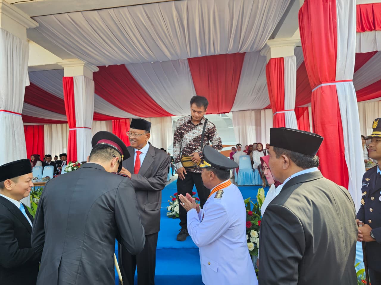 Makna kemerdekaan Indonesia tidak berhenti pada terbebasnya bangsa dari penjajahan fisik. Kemerdekaan yang sesungguhnya harus diwujudkan melalui hadirnya negara dalam membuka ruang kebebasan, kemudahan, kepastian, dan kesempatan bagi seluruh rakyat untuk meningkatkan kualitas hidup serta mencapai kesejahteraan. "Bupati Majalengka periode 2008–2018 Dr. H. Sutrisno, SE, M.Si "