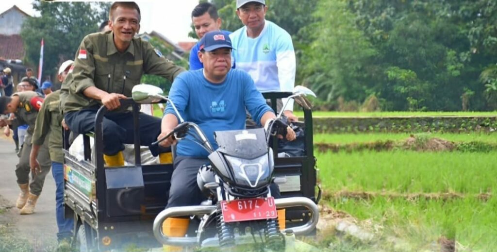 Tingkatkan Kebersihan Lingkungan Pemkab Majalengka Adakan Gerakan Jumat Bersih dan Berkah (GEBER)