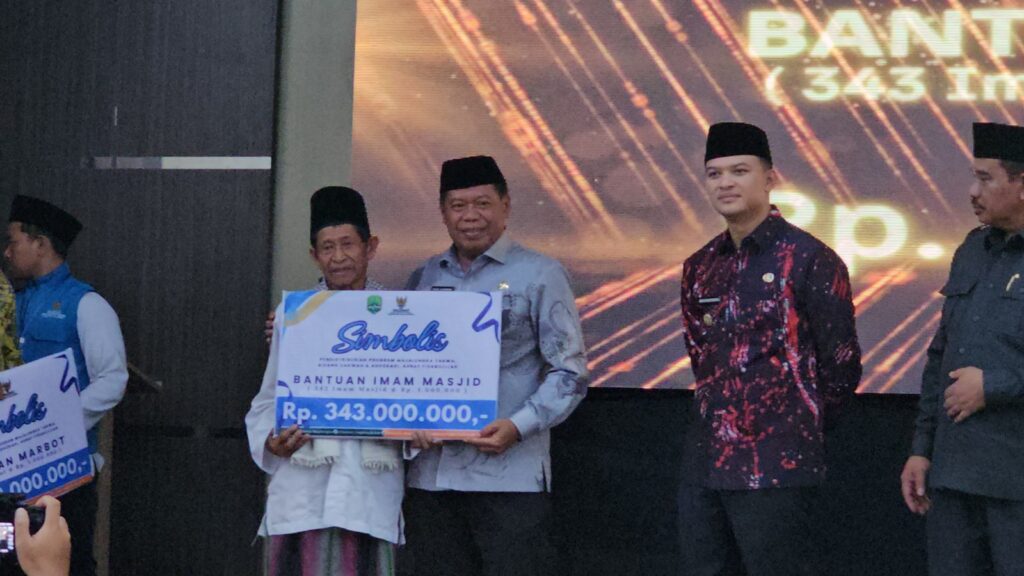 BAZNAS Majalengka Salurkan Bantuan Rp1,37 Miliar, Luncurkan Kampung Zakat, dan Anugerahkan BAZNAS Award 2026