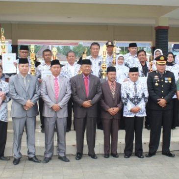 Bupati Pimpin Upacara HUT PGRI Ke-72 Dan Hari Guru Nasional Tahun 2017