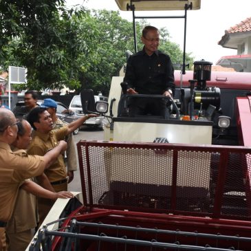 Bupati Pimpin Apel Pagi di Distankan