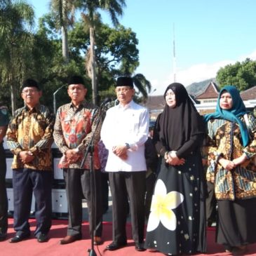 Bupati Lepas Jemaah Haji Kloter 84 dan 85 Kab. Majalengka Tahun 2019