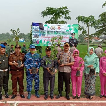 Sekda Hadiri Kegiatan Polri Peduli Penghijauan