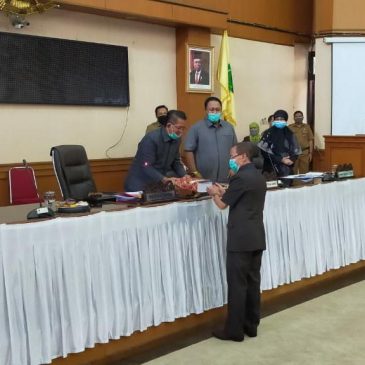 Bupati menghadiri kegiatan Rapat Paripurna DPRD dengan Agenda Penyampaian Raperda Pertanggungjawaban APBD Kab. Majalengka tahun 2019