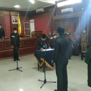 Bupati Lantik Dirut Perumda BPR Majalengka