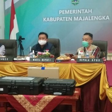 Wakil Bupati Majalengka menghadiri kegiatan vidcon bersama Gubernur Jawa Barat dalam rangka kegiatan penyerahan alat PCR portabel ke setiap Kabupaten / kota se provinsi Jawa Barat