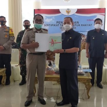 Bupati Hadiri Penyerahan Sertifikat Tanah Untuk Rakyat di Kab.Majalengka Melalui Program PTSL Tahun 2020