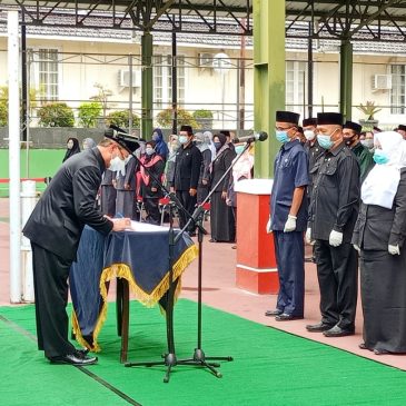 Bupati Pimpin Pelantikan Dan Pengambilan Sumpah Jabatan Fungsional dan Penyerahan Petikan Keputusan tentang Pengangkatan dan Pemberhentian Guru sebagai Kepala Sekolah di Lingkungan Pemkab Majalengka