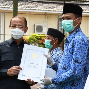 Bupati Serahkan 251 Surat Keputusan Kenaikan Pangkat dan Golongan PNS di Lingkungan Pemkab Majalengka