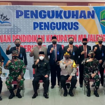 Bupati Kukuhkan Pengurus Dewan Pendidikan Kab. Majalengka Periode 2020-2025