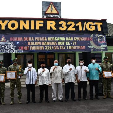 Safari Ramadan Sekaligus Syukuran HUT YONIF 321 Galuh Taruna