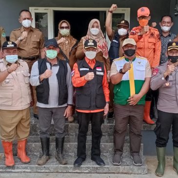Bupati Tinjau Lokasi terdampak Longsor di Wilayah Kecamatan Banjaran