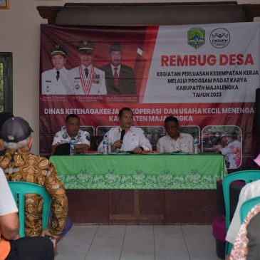 Kepala Dinas Kominfo Kab.Majalengka Mewakili Bupati Membuka Program Padat Karya Tunai Desa Sinarjati dan Desa Salawana