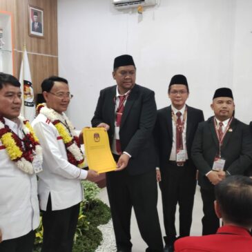 KPU Kabupaten Majalengka Terima Berkas Pendaftaran Karna Sobahi – Koko Suyoko