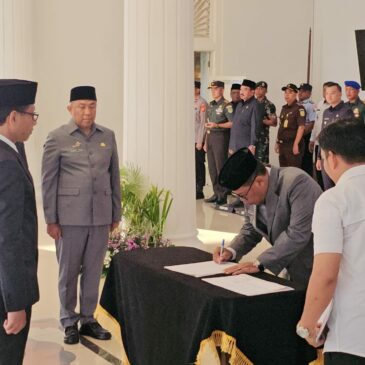 Bupati Eman Suherman Lantik Aeron Randi Menjadi Sekertaris Daerah Majalengka