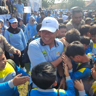 Meriahkan Hari Jadi Ke-186, Ribuan Warga Majalengka Utara Ikuti Jalan Santai Bersama Bupati